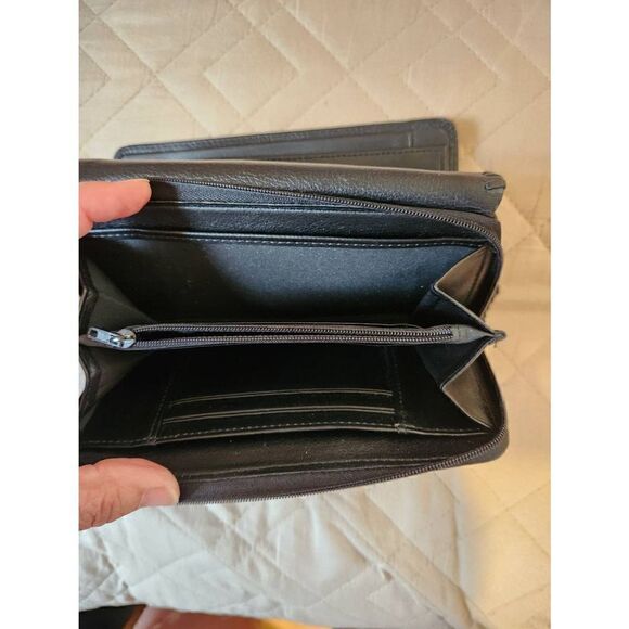 Hato Hasi Buxton GENUINE Black Leather wallet with side stiching and snap closur - Picture 8 of 8
